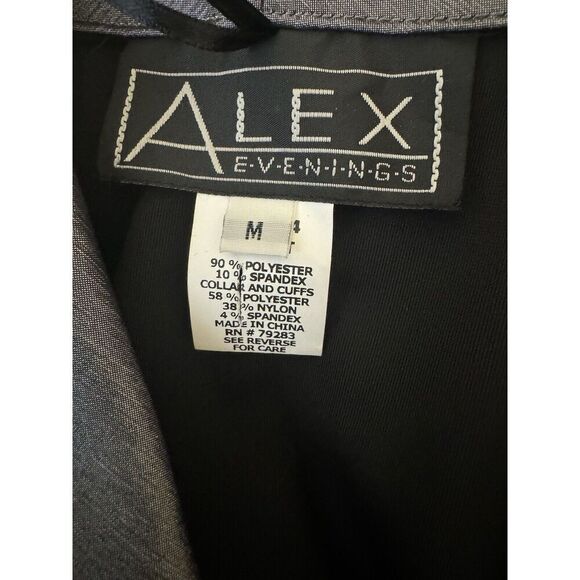 ALEX EVENINGS BLACK & SILVER VELVET JACKET WITH CRYSTAL EMBELLISHMENT CLASP SZ M - Picture 5 of 6